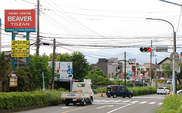 震生湖入口の信号
