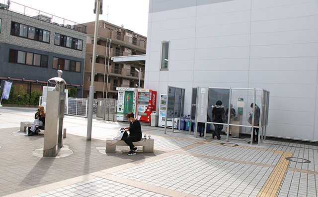 秦野駅の喫煙所